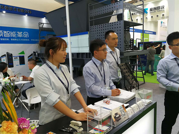 潔普環(huán)?？蛻魹榭蛻糁v解公司