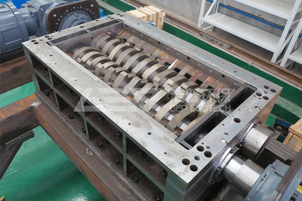 撕碎機(jī)