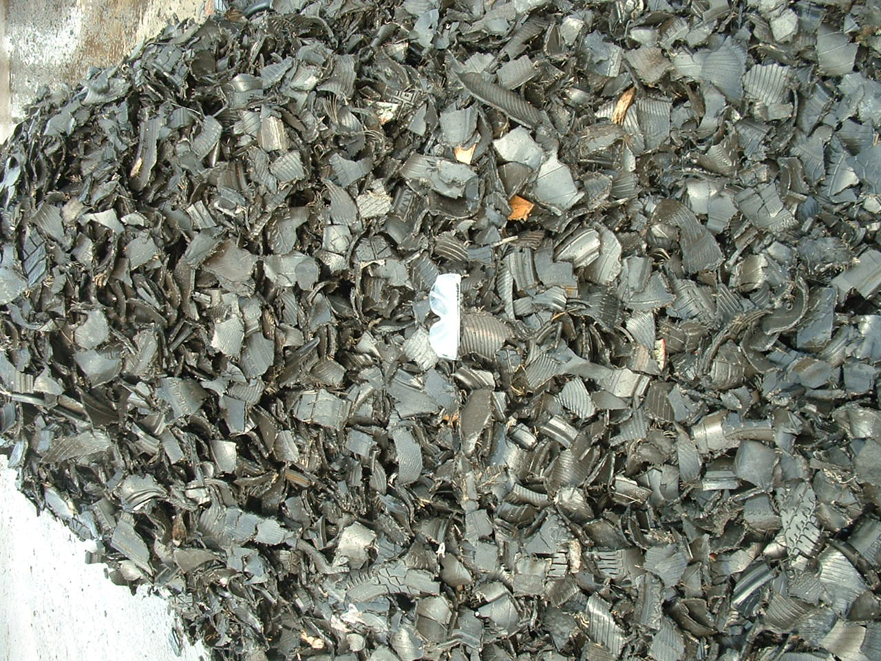 輪胎熱解工藝,廢舊輪胎熱解處理