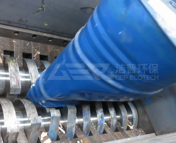 報(bào)廢化工桶破碎機(jī)